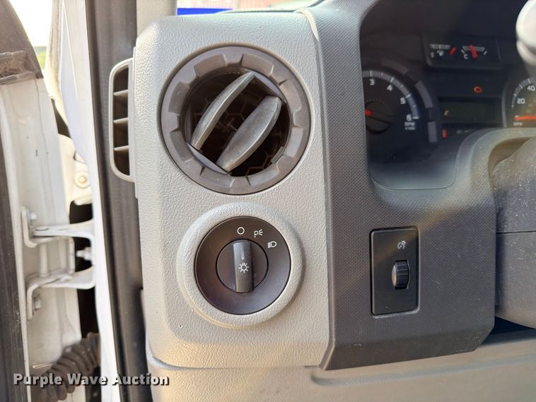 image for item ED5401 2014 Ford E150 van