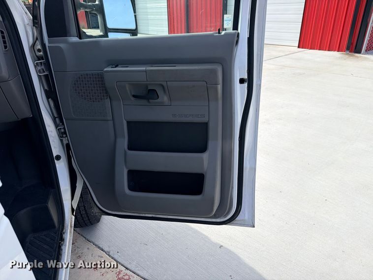 image for item ED5401 2014 Ford E150 van