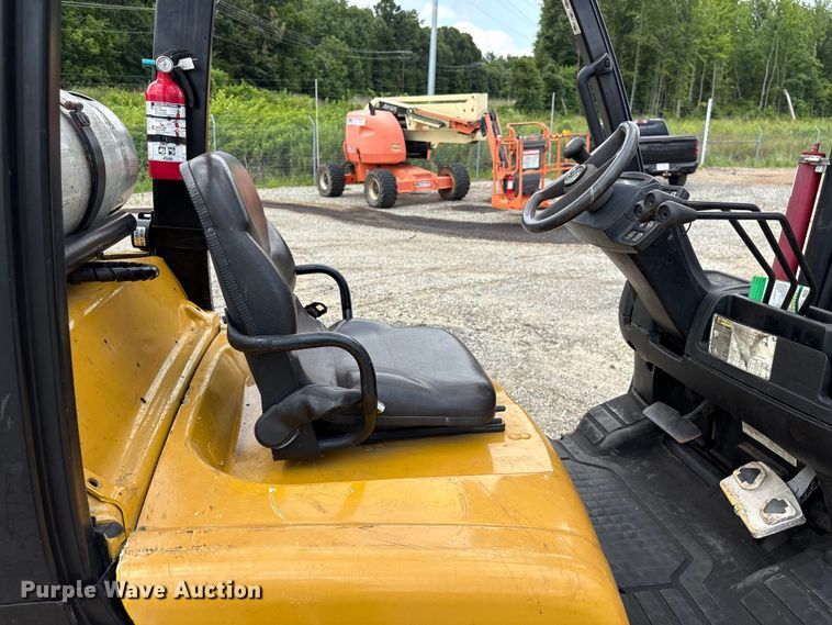 image for item EF1268 Yale CSS forklift