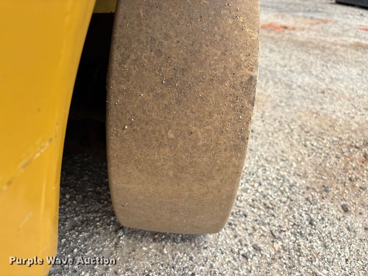 image for item EF1268 Yale CSS forklift