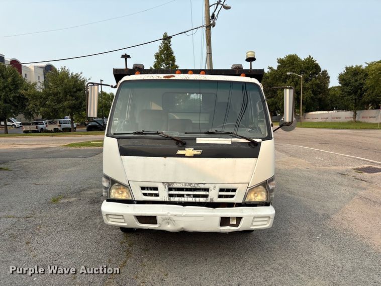 image for item EF1277 2006 Chevrolet W4500 flatbed truck