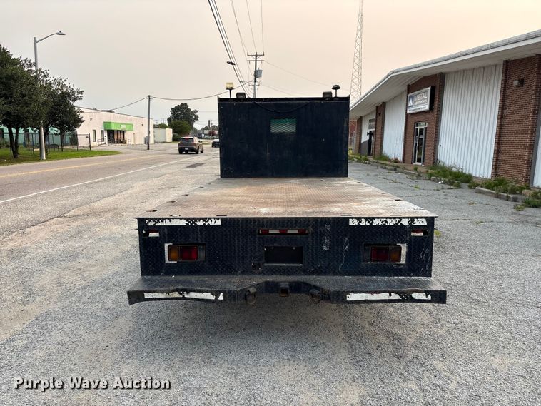image for item EF1277 2006 Chevrolet W4500 flatbed truck