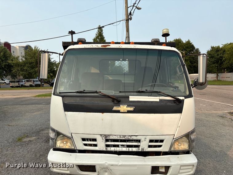 image for item EF1277 2006 Chevrolet W4500 flatbed truck