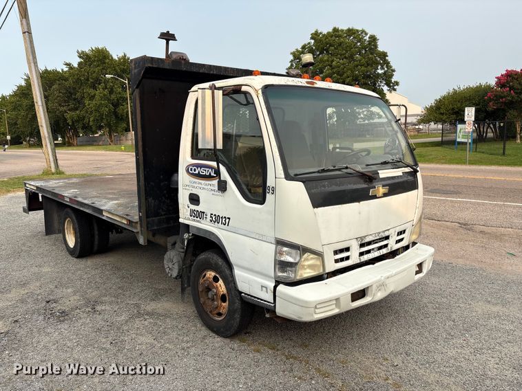 image for item EF1277 2006 Chevrolet W4500 flatbed truck