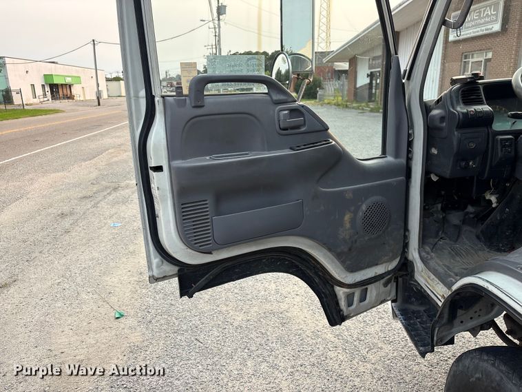 image for item EF1277 2006 Chevrolet W4500 flatbed truck