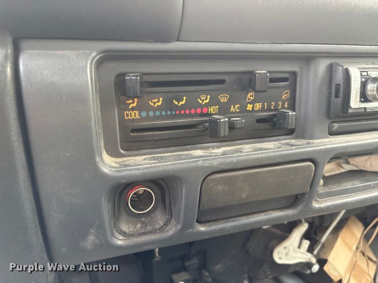 image for item EF1277 2006 Chevrolet W4500 flatbed truck