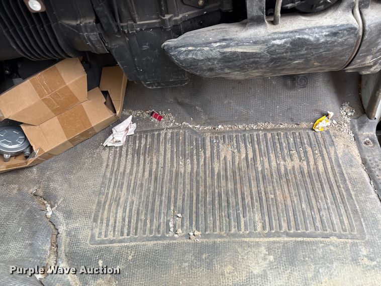 image for item EF1277 2006 Chevrolet W4500 flatbed truck