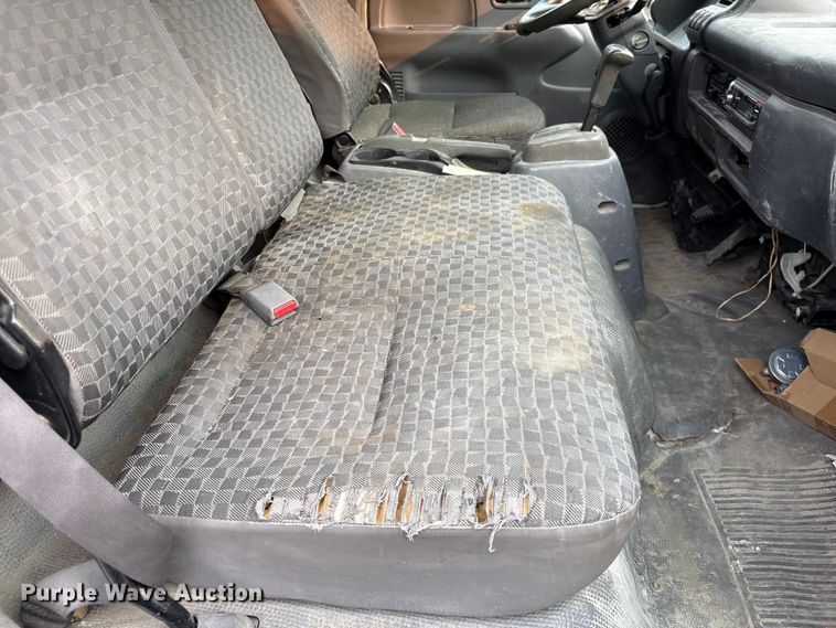 image for item EF1277 2006 Chevrolet W4500 flatbed truck