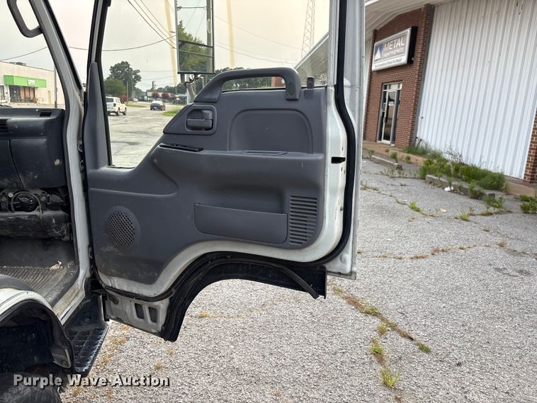 image for item EF1277 2006 Chevrolet W4500 flatbed truck