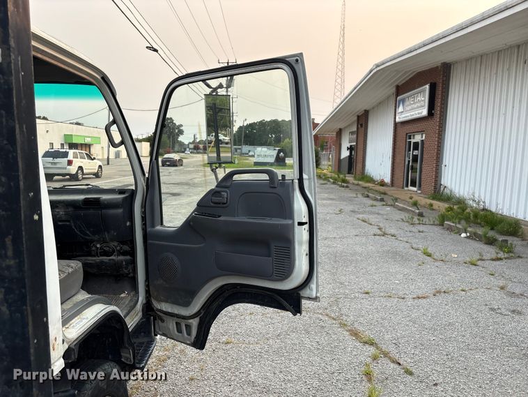 image for item EF1277 2006 Chevrolet W4500 flatbed truck