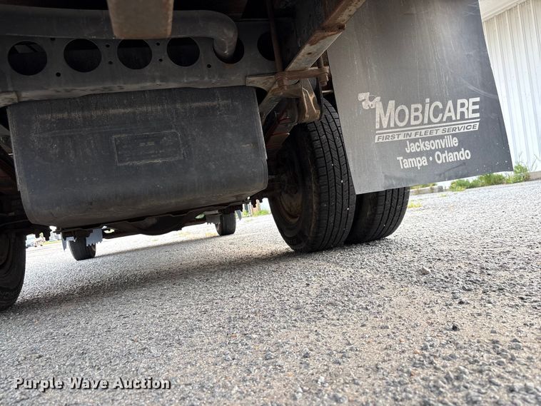 image for item EF1277 2006 Chevrolet W4500 flatbed truck