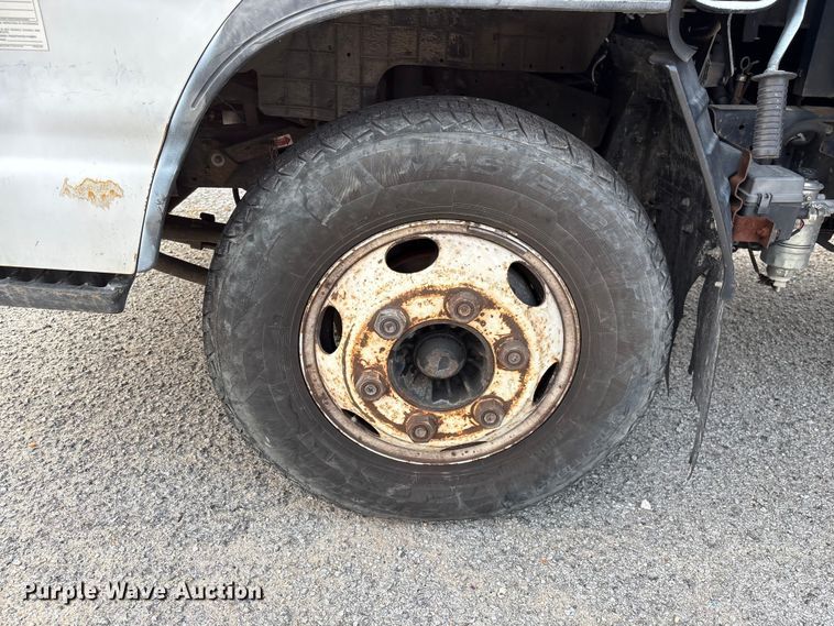 image for item EF1277 2006 Chevrolet W4500 flatbed truck
