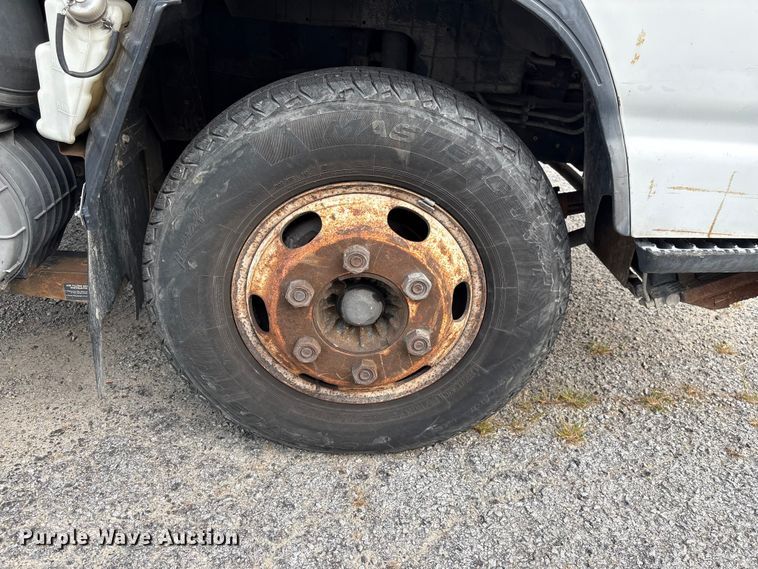 image for item EF1277 2006 Chevrolet W4500 flatbed truck