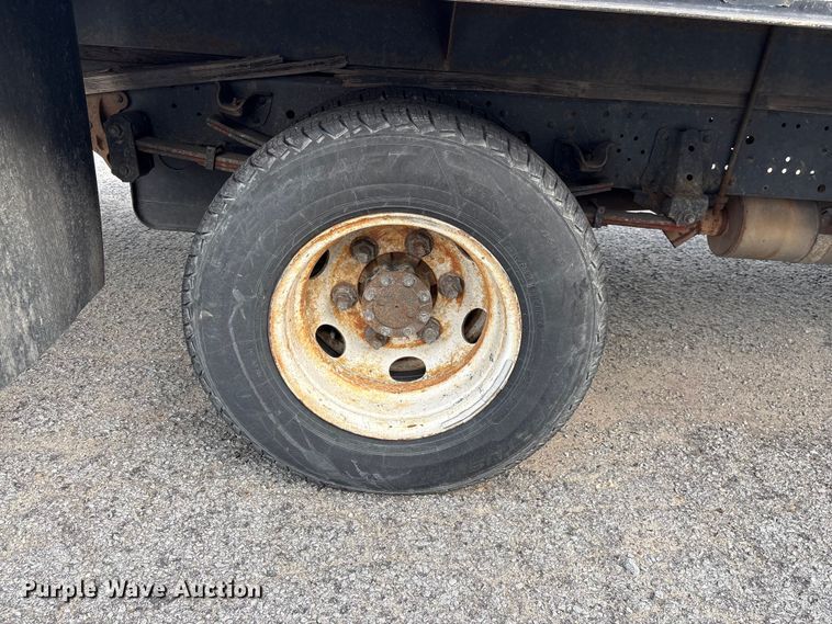 image for item EF1277 2006 Chevrolet W4500 flatbed truck