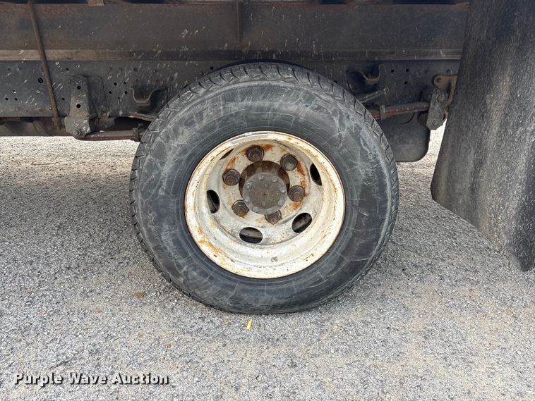 image for item EF1277 2006 Chevrolet W4500 flatbed truck