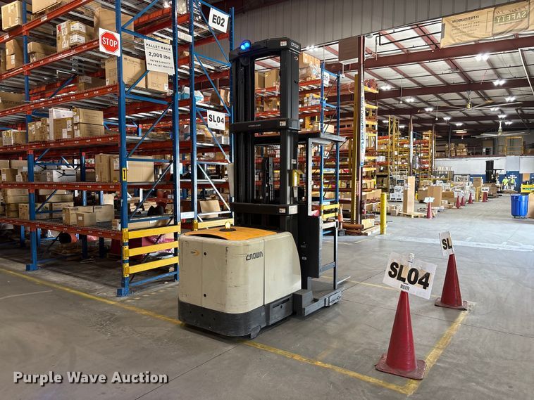 image for item EF1297 2017 Crown SP4050-30 order picker
