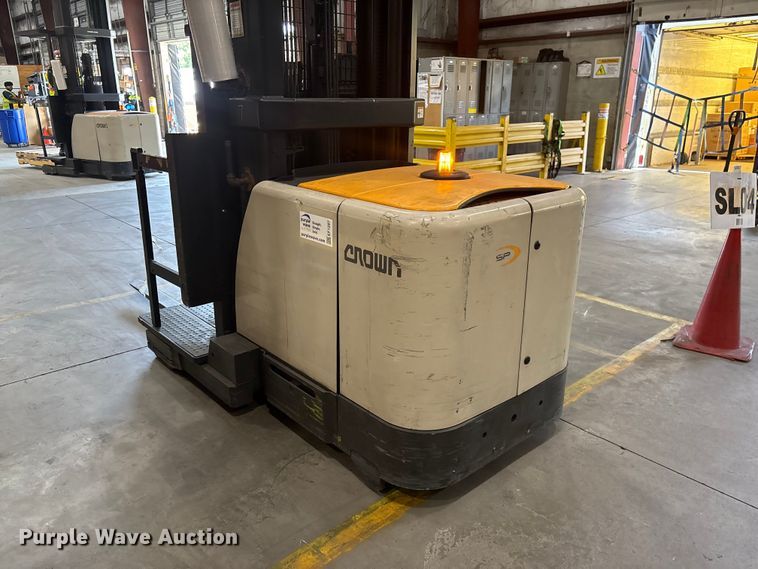 image for item EF1297 2017 Crown SP4050-30 order picker