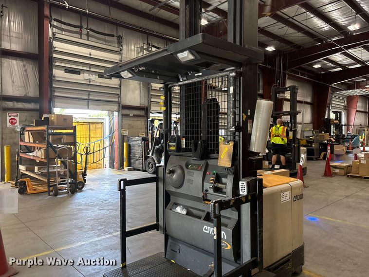 image for item EF1297 2017 Crown SP4050-30 order picker