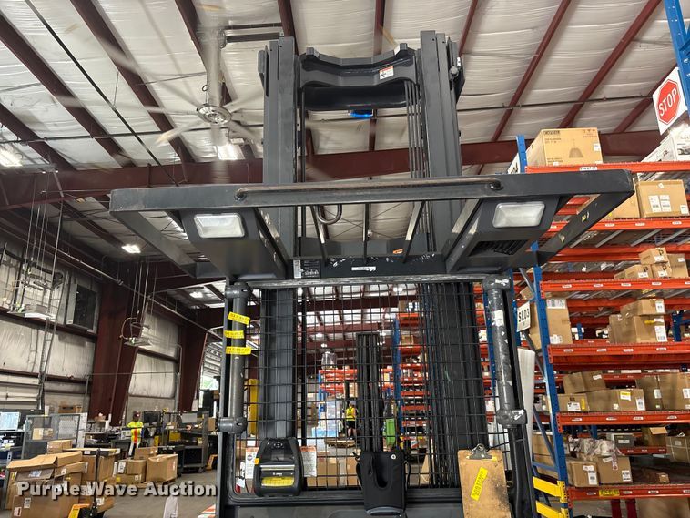 image for item EF1297 2017 Crown SP4050-30 order picker