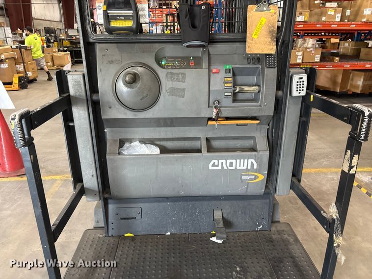 image for item EF1297 2017 Crown SP4050-30 order picker