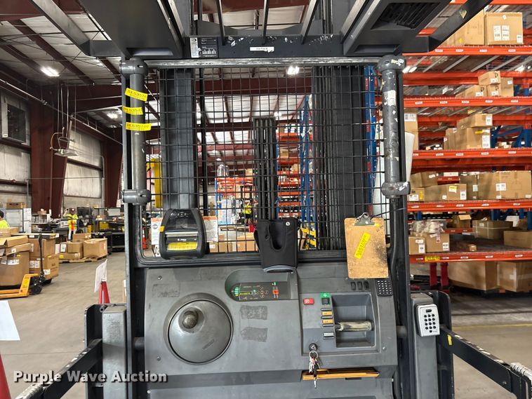 image for item EF1297 2017 Crown SP4050-30 order picker