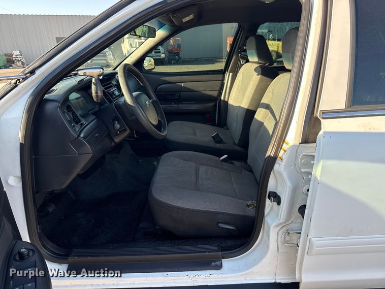 image for item EG8896 2009 Ford Crown Victoria Police Interceptor 