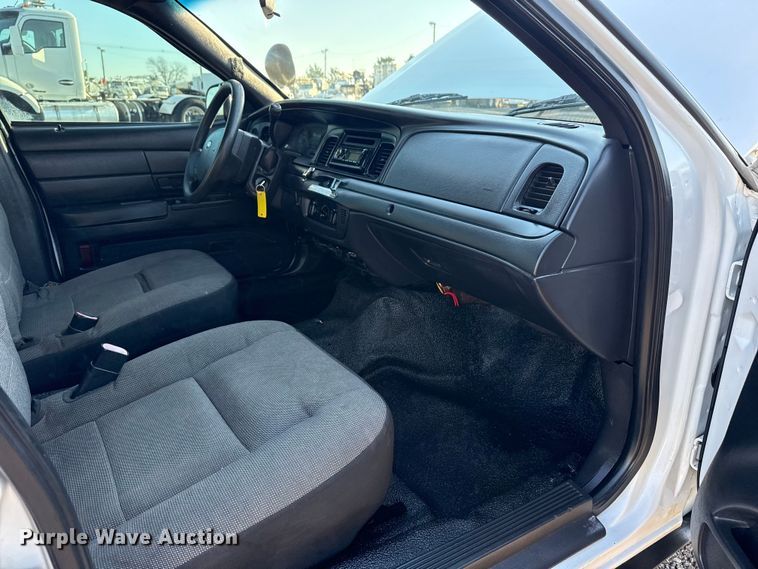 image for item EG8896 2009 Ford Crown Victoria Police Interceptor 