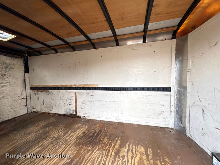 image for item EG9147 2001 TNT enclosed cargo trailer