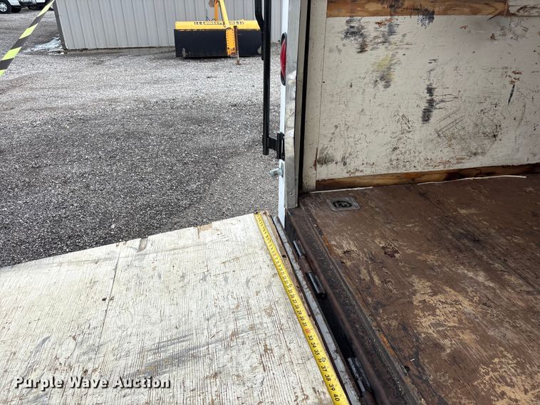 image for item EG9147 2001 TNT enclosed cargo trailer