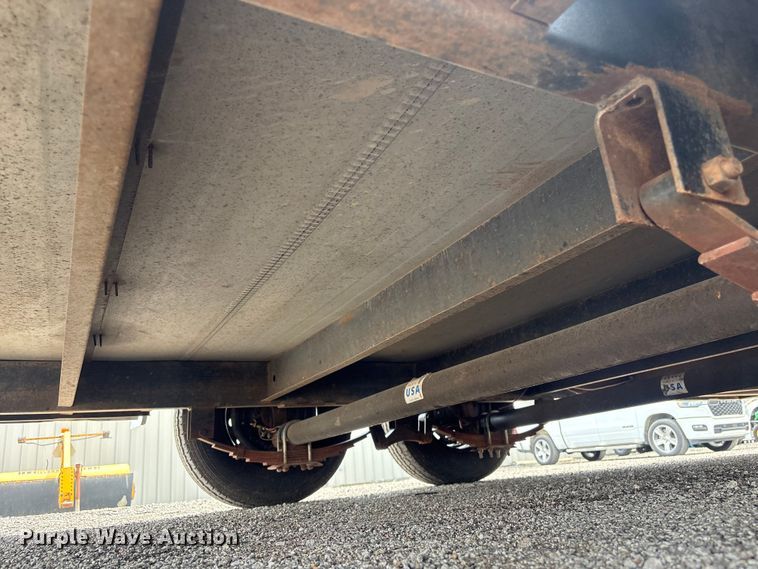 image for item EG9147 2001 TNT enclosed cargo trailer