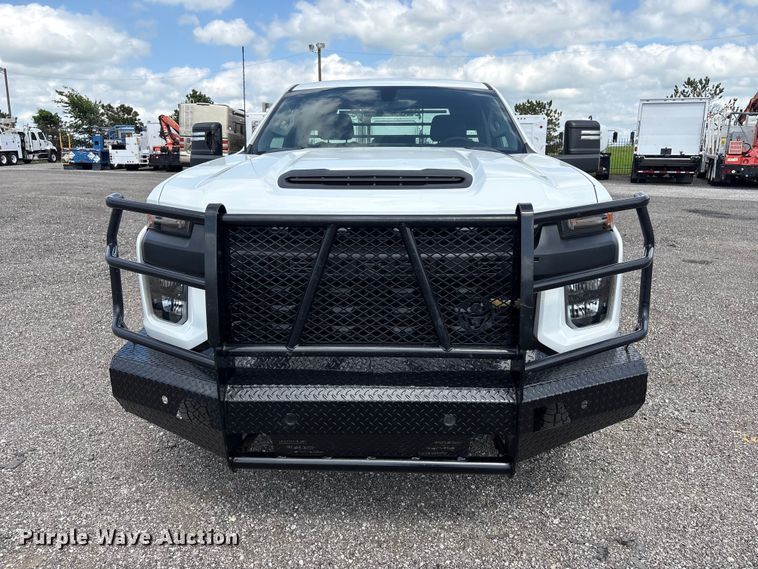 image for item EG9181 2021 Chevrolet Silverado 2500HD flatbed pickup truck