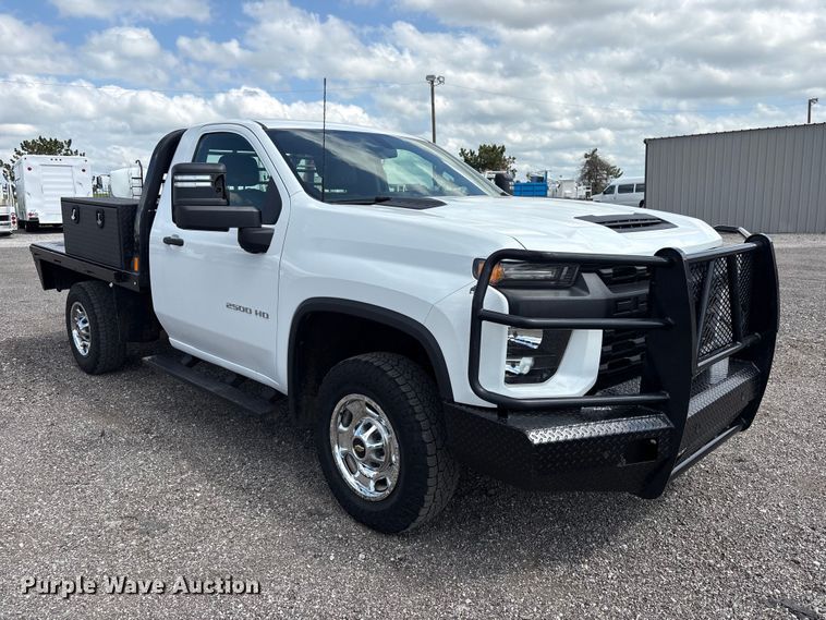 image for item EG9181 2021 Chevrolet Silverado 2500HD flatbed pickup truck