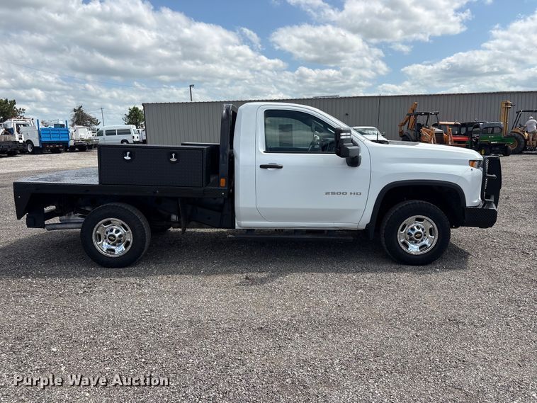 image for item EG9181 2021 Chevrolet Silverado 2500HD flatbed pickup truck