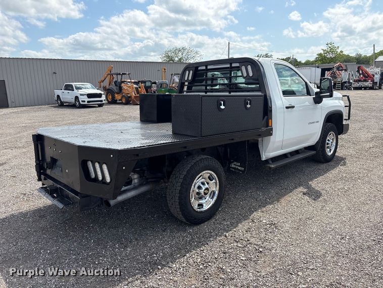 image for item EG9181 2021 Chevrolet Silverado 2500HD flatbed pickup truck