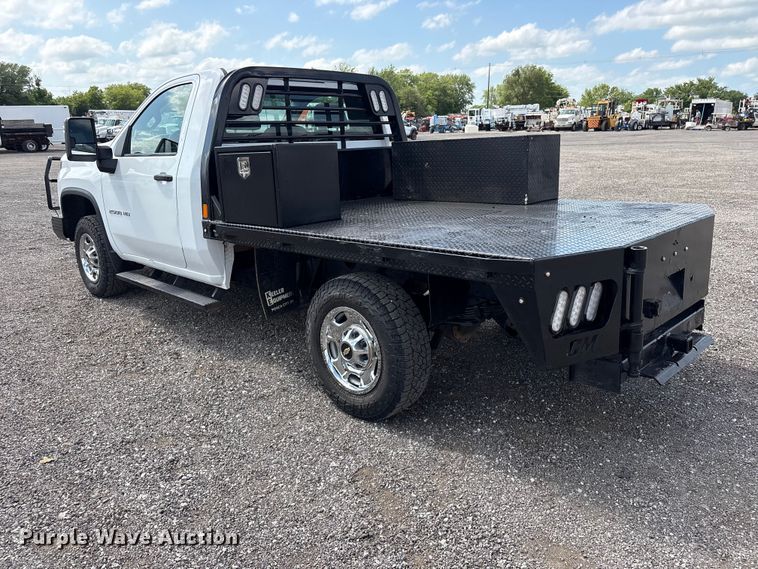 image for item EG9181 2021 Chevrolet Silverado 2500HD flatbed pickup truck