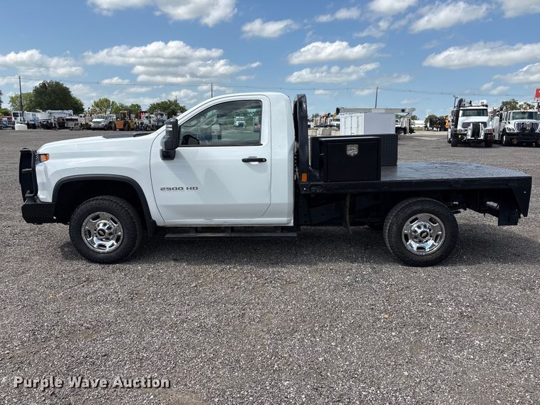 image for item EG9181 2021 Chevrolet Silverado 2500HD flatbed pickup truck