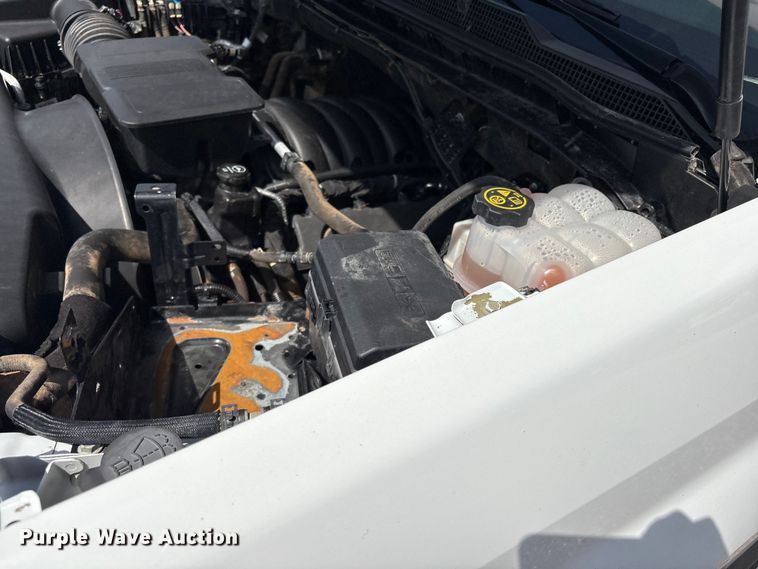 image for item EG9181 2021 Chevrolet Silverado 2500HD flatbed pickup truck