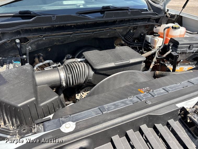 image for item EG9181 2021 Chevrolet Silverado 2500HD flatbed pickup truck
