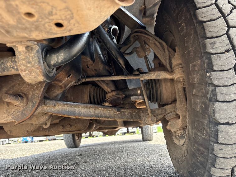 image for item EG9181 2021 Chevrolet Silverado 2500HD flatbed pickup truck