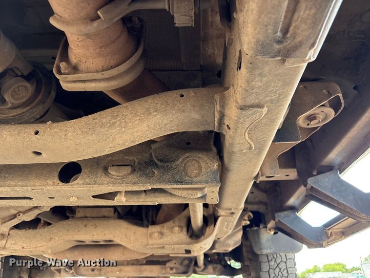 image for item EG9181 2021 Chevrolet Silverado 2500HD flatbed pickup truck