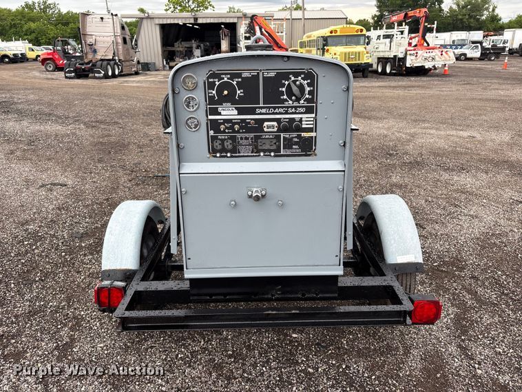 image for item EG9220 Lincoln Sheild-Arc SA-250 welder