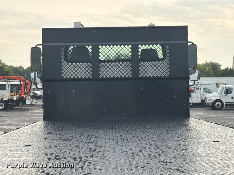 image for item EG9230 2013 Freightliner 114SD flatbed truck
