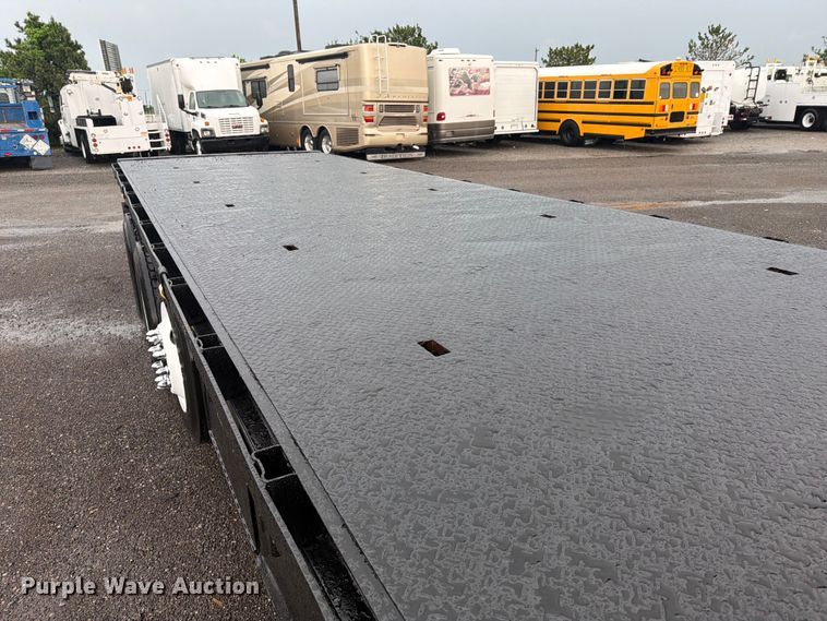 image for item EG9230 2013 Freightliner 114SD flatbed truck