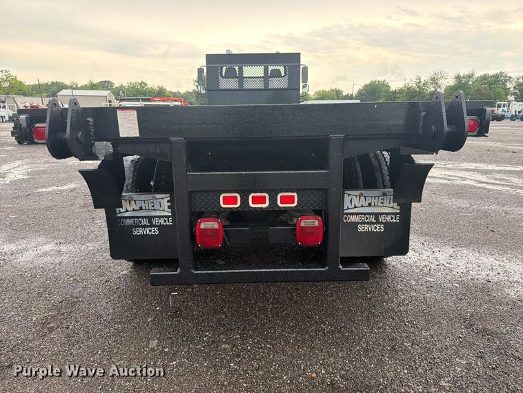 image for item EG9230 2013 Freightliner 114SD flatbed truck