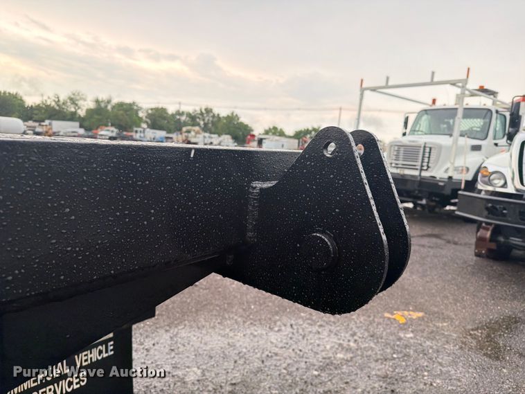 image for item EG9230 2013 Freightliner 114SD flatbed truck