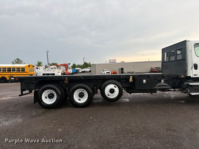 image for item EG9230 2013 Freightliner 114SD flatbed truck