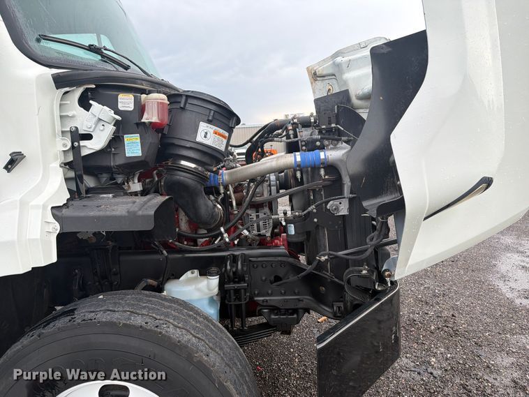 image for item EG9230 2013 Freightliner 114SD flatbed truck