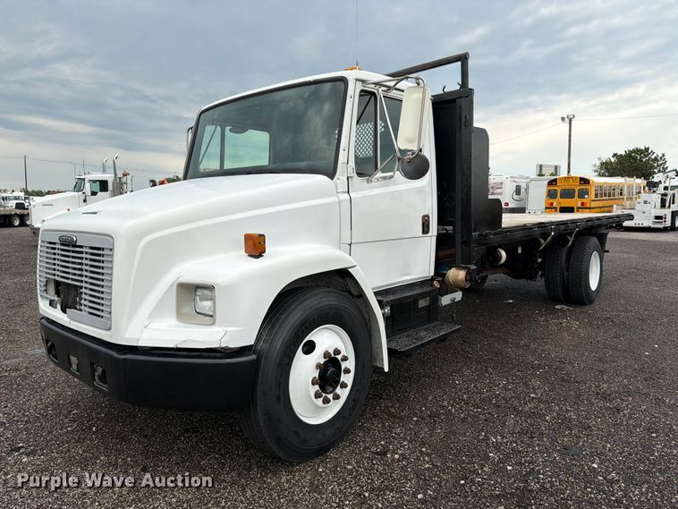 image for item EG9233 2000 Freightliner FL70 flatbed truck