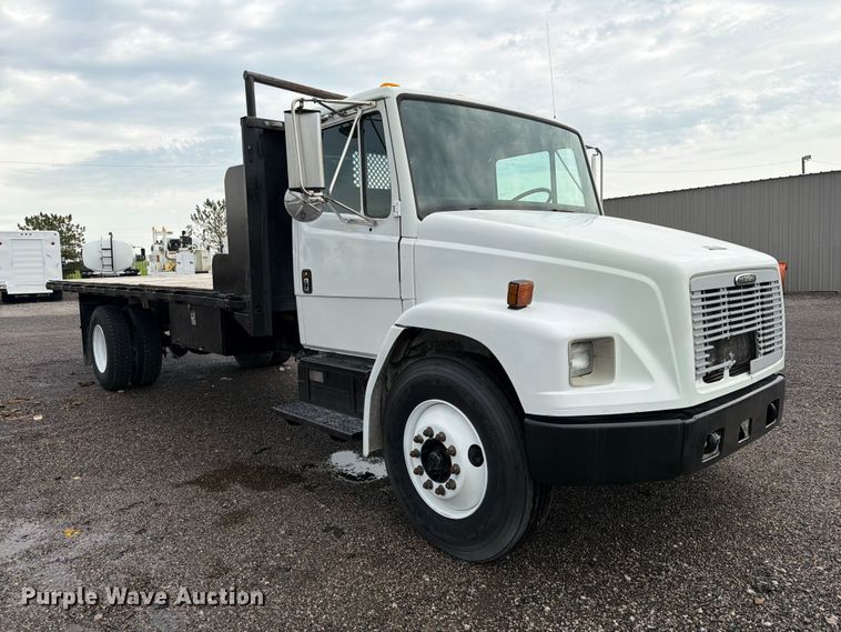 image for item EG9233 2000 Freightliner FL70 flatbed truck