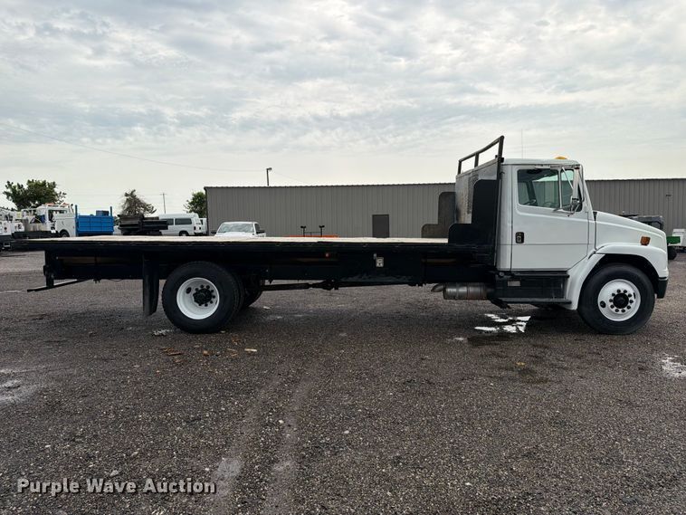 image for item EG9233 2000 Freightliner FL70 flatbed truck